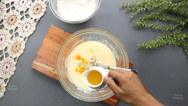 ORANGE JUICE ADDED TO ORANGE LOAF CAKE