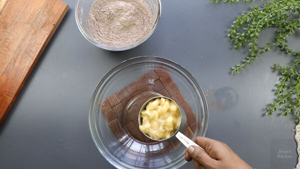 measure 1 cup mashed banana