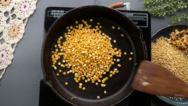 homemade-garlic-idli-podi-step-13-add-chana-dal