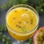 Final presentation of refreshing passion fruit juice.