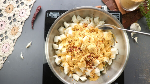 add-chilli-flakes-for-ghee-podi-idli-recipe