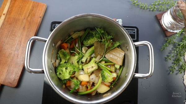 cream-of-broccoli-soup-recipe-mix-it