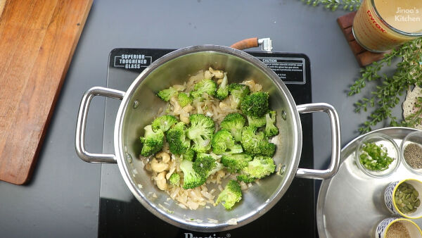 mix-and-fry-cream-of-broccoli-soup-recipe