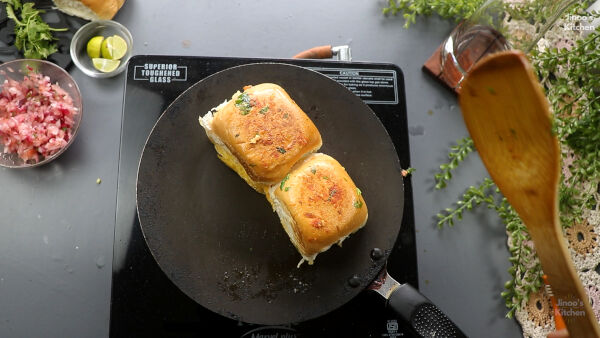 cooking the pav bun