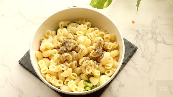 pasta and pepepr  pasta salad