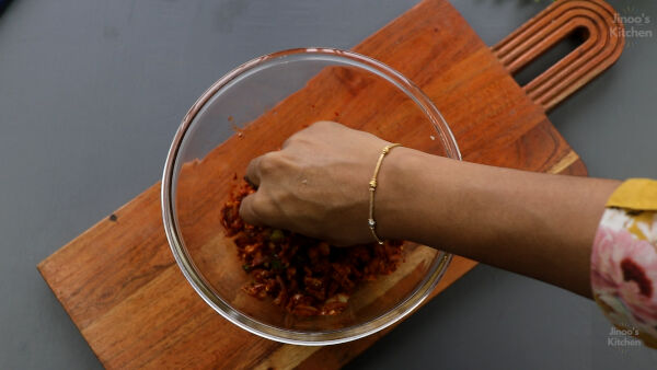 prawns-thattukada-tawa-fry-step-11