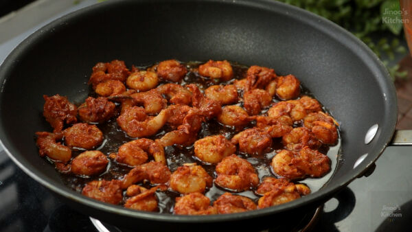 prawns-thattukada-tawa-fry-step-17