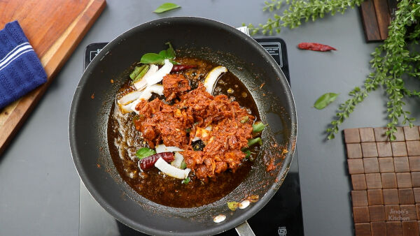 prawns-thattukada-tawa-fry-step-25