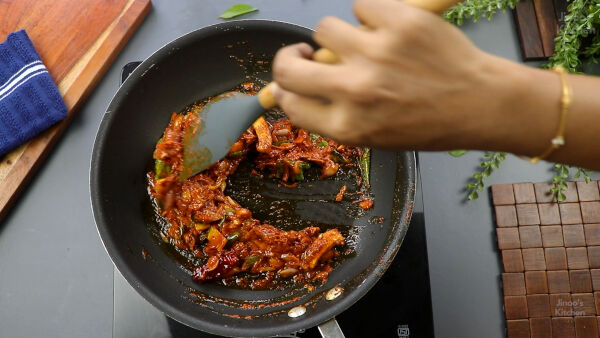 prawns-thattukada-tawa-fry-step-26