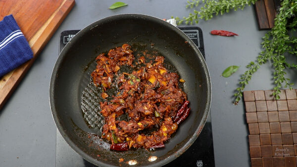 prawns-thattukada-tawa-fry-step-30