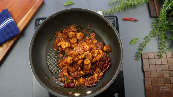 prawns-thattukada-tawa-fry-step-31